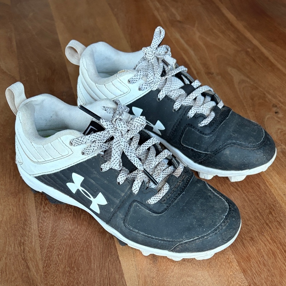 Under Armour Kids Black and White Baseball Cleats